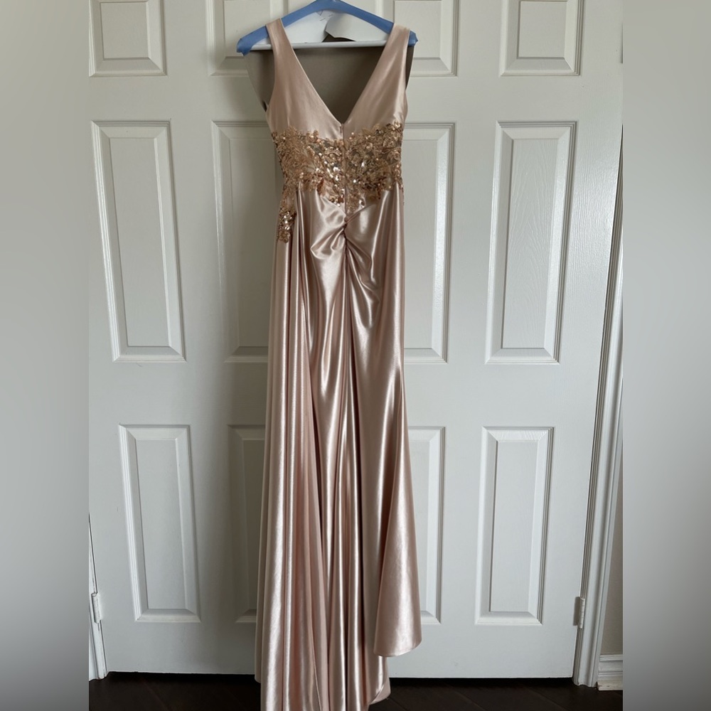 Champagne Maid of Honor or Bridesmaid dress satin gold detail, size 6 with train - Picture 4 of 11